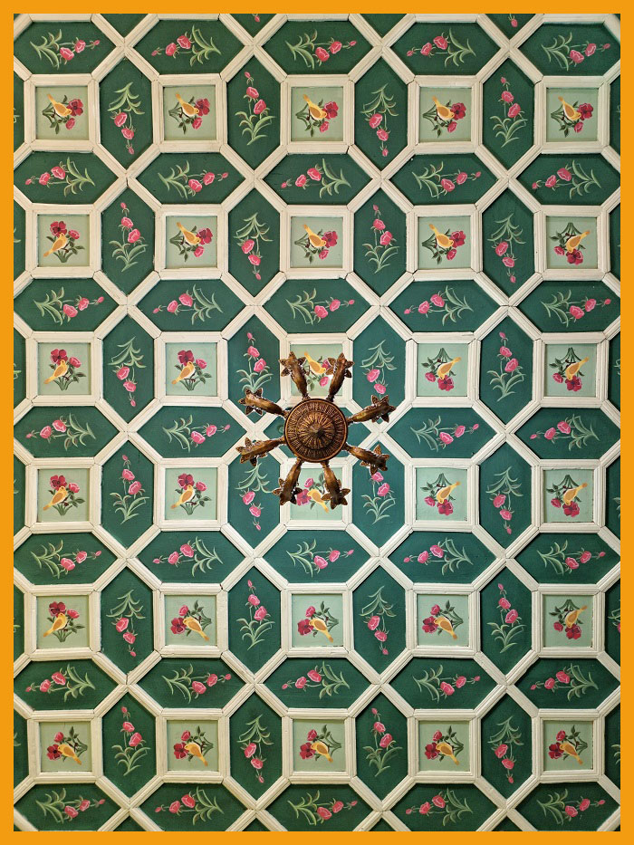 Shiraz Tabesh Boutique Hotel